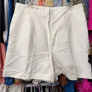 Women's Cream Shorts